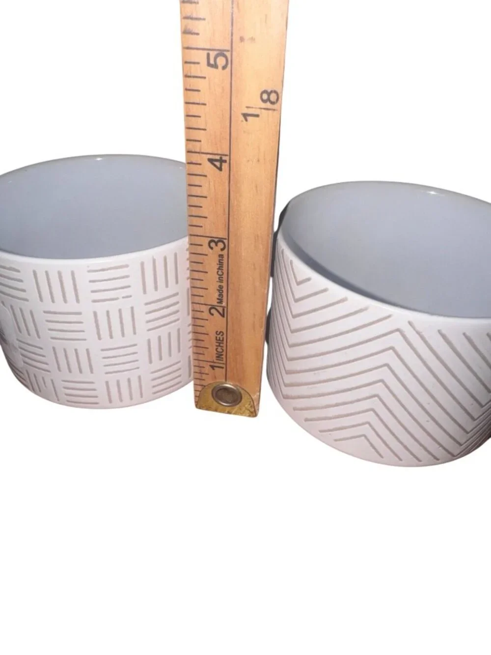 Eccolo Set Of 2 Ceramic Mugs With Geometric Patterns 12 Oz White & Tan